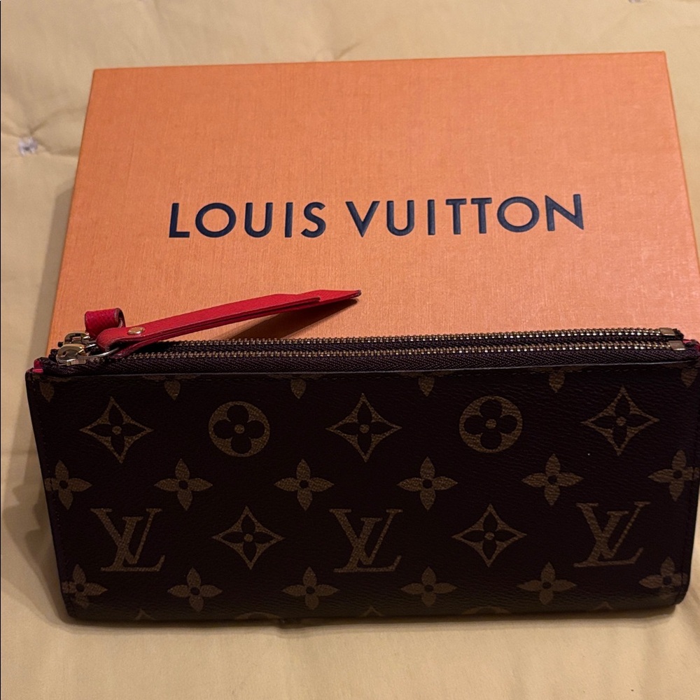 Louis Vuitton Double Zip wallet